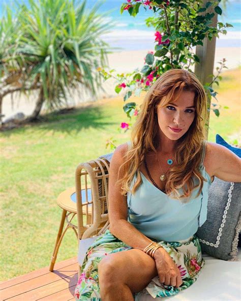 Poppy Montgomery bio: age, siblings, husband, .